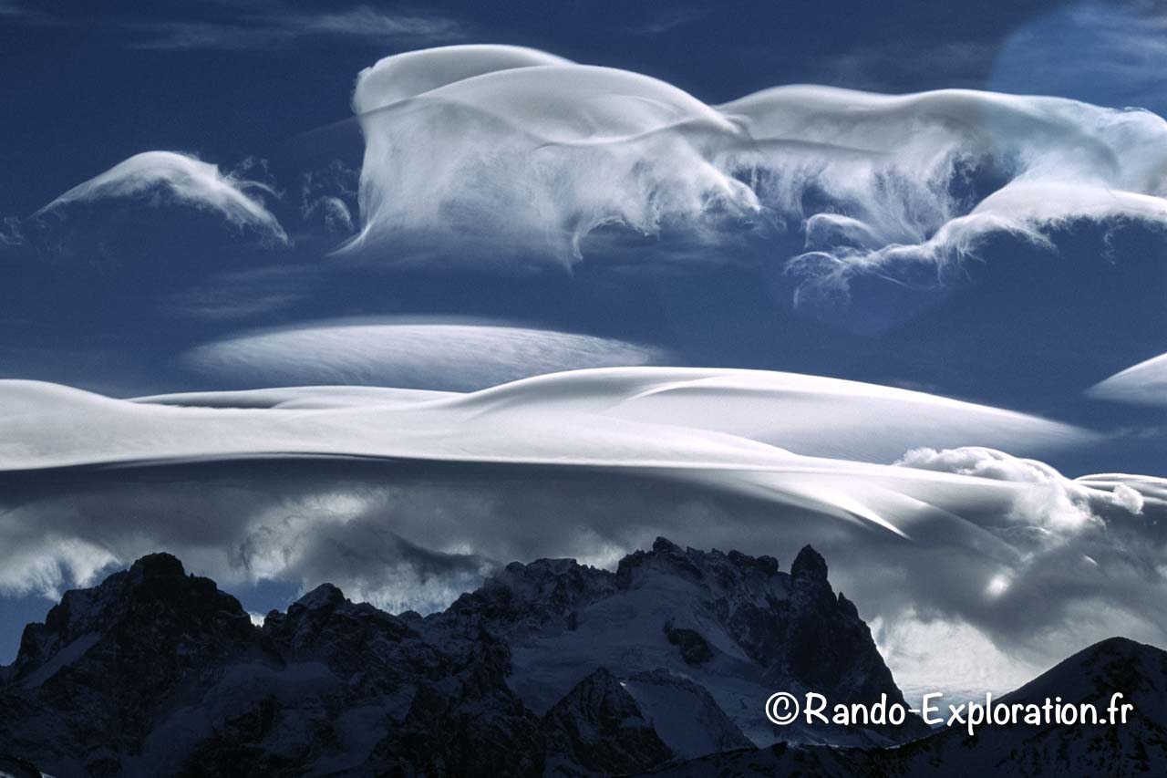 Nuages lenticulaires au-dessus de la Meije