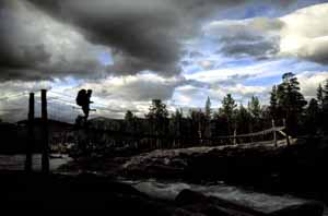 assage d'une passerelle suspendue
